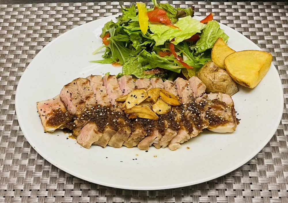 厚切りポークステーキ