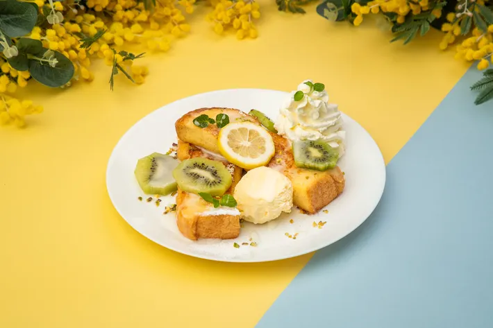 キウイとピスタチオのフレンチトースト