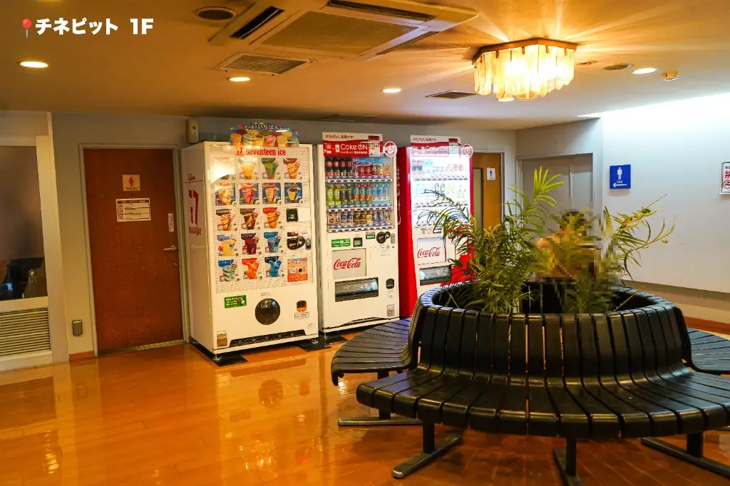 チネピット1Fのトイレ案内付近